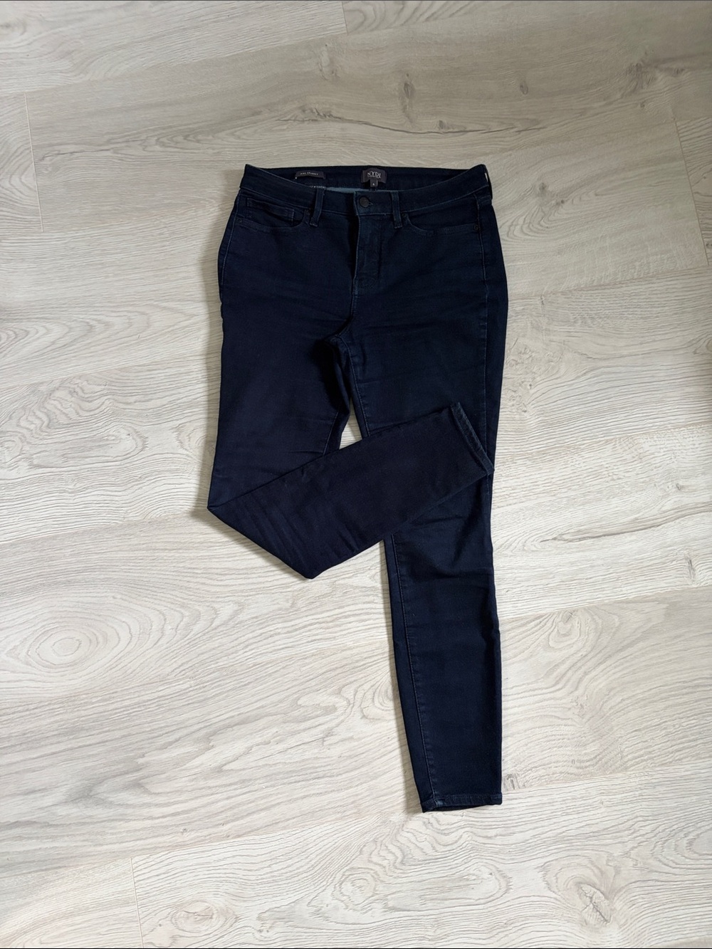 NYDJ AMI  Skinny Jeans Size 6 Rinse